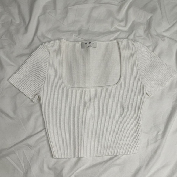 Aritzia Tops - Aritzia White Ribbed Crop Top